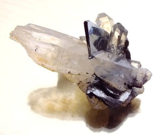 金色のルチル結晶を含む水晶（Quartz jewelery with golden rutile