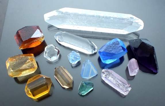 合成水晶（Synthetic Quartzs）